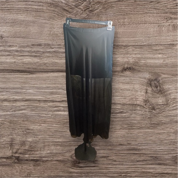 Forever 21 Dresses & Skirts - Forever 21 Black Sheer Maxi Skirt - Lined Mini Underlay